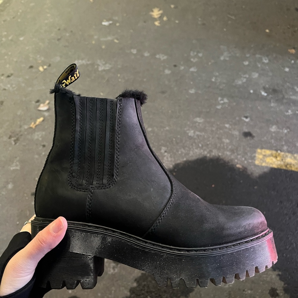 Women's Black Chelsea Boots